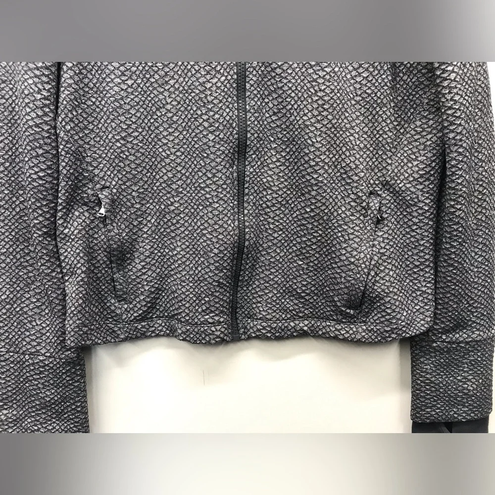 Under Armour Women's XL All Seasons Gear Full Zip Athletic Gray Snakeskin Jacket
